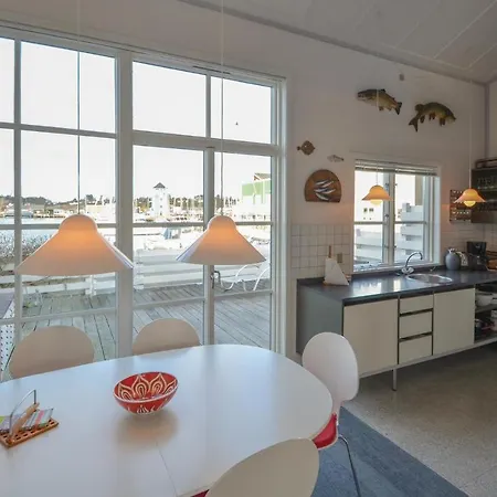 Сasa de vacaciones Two-bedroom Holiday In *